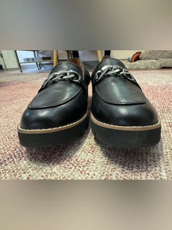 Vionic Cynthia chunky black loafer silver chain accent cinched heel  size 9 - Picture 8 of 9